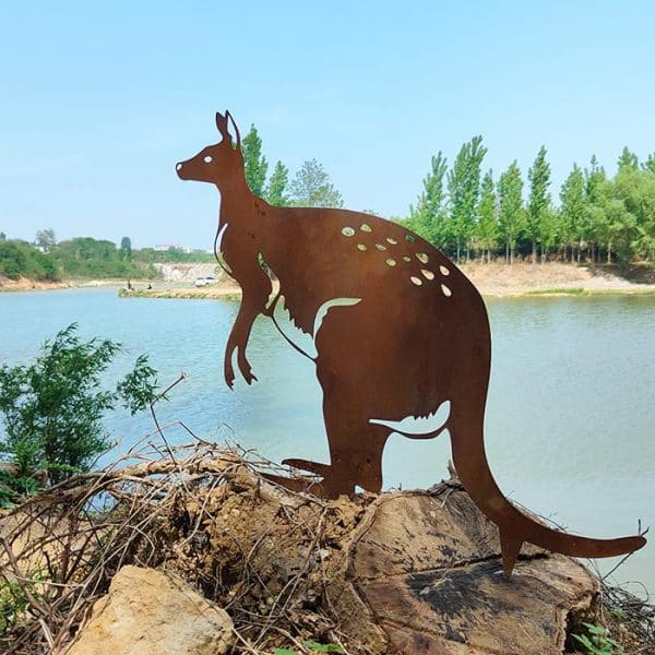 canguro a forma di canguro in acciaio corten