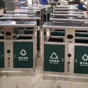 cubo de basura de acero inoxidable