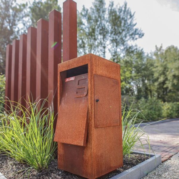 caixas de correio exteriores em aço corten em casa e jardim
