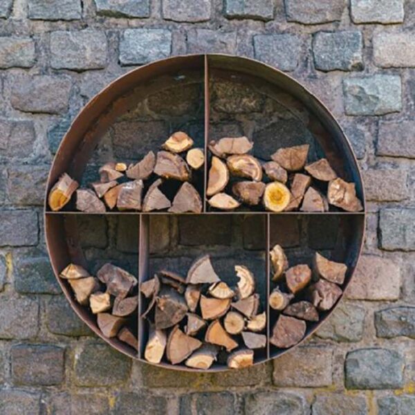 acero corten montado en la pared al aire libre de almacenamiento de madera