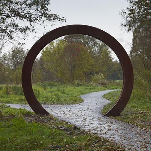 escultura em aço corten_moon_gate_sculpture