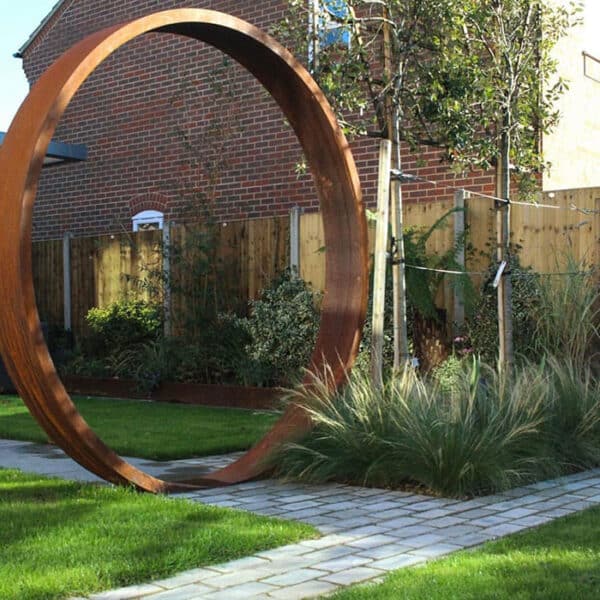 escultura em aço corten_moon_gate_sculpture